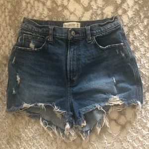 Abercrombie & Fitch - Curve Love Ultra High Rise Mom Short